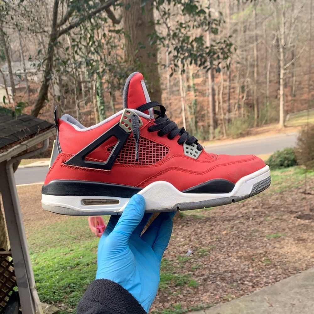 Air Jordan 4 Retro Toro Bravo